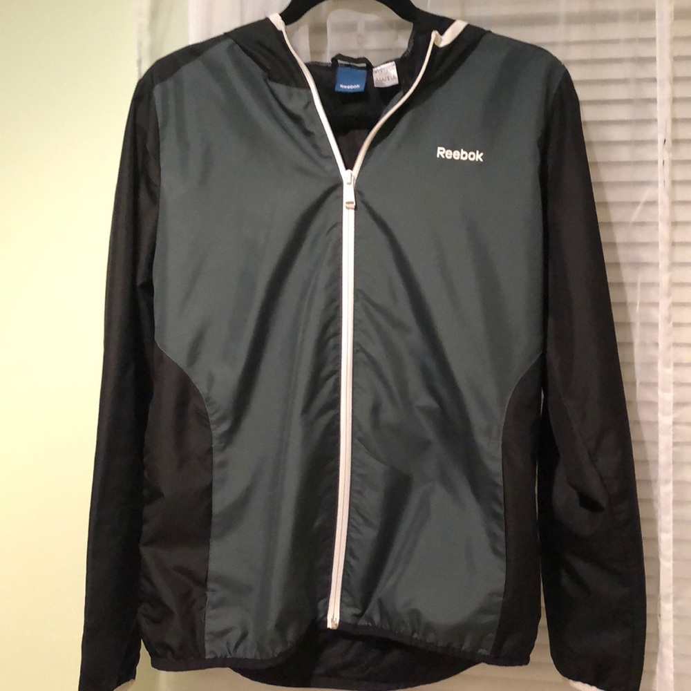 Women’s medium black Reebok rainjacket